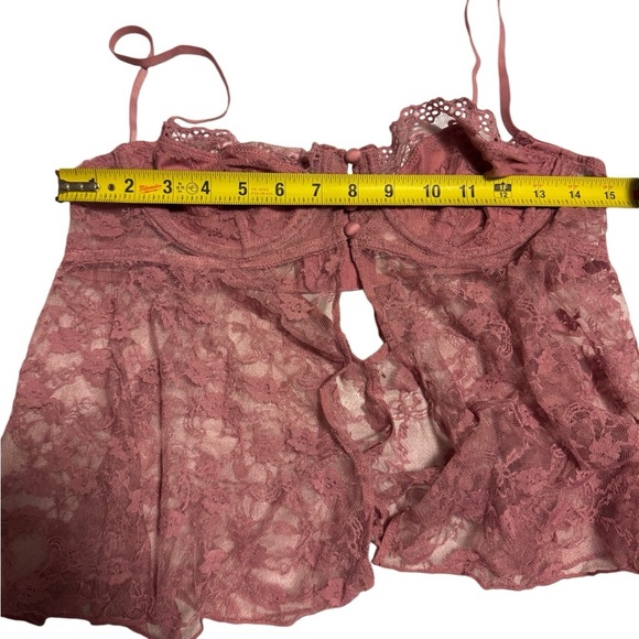 ✨ Urban Outfitters Size Large Lace Camisoles Tank Tops Y2K Inspired - NWT & EUC - Picture 3 of 9